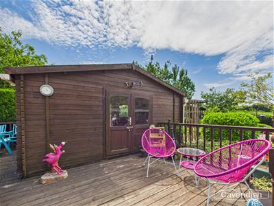 SUMMERHOUSE